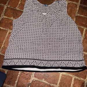 Chic Black and White Patterned Sleeveless Blouse